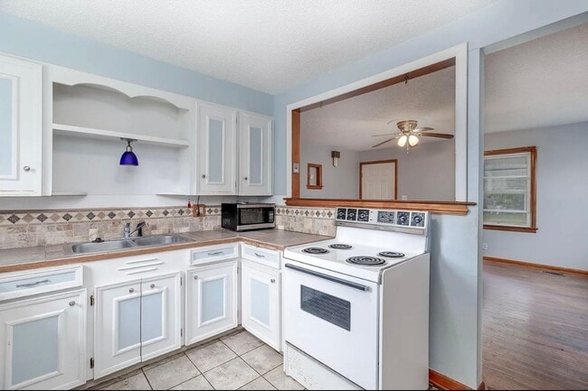 Photo - 312 S Poplar St