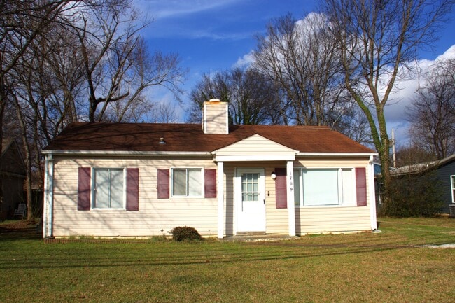 Building Photo - 1709 Oakwood Ave NE