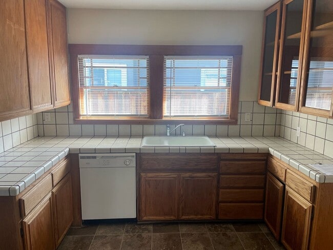 Photo - WILLOW GLEN - Well Maintained 2/1.5 In Bea...