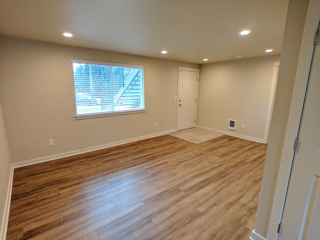 Living Room - 3318 S Chandler St