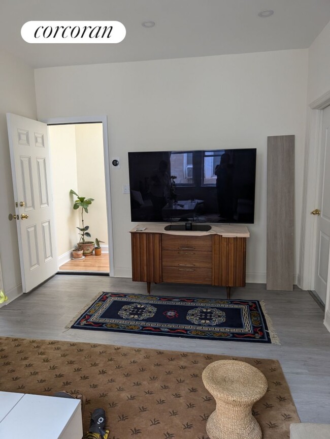 Photo - 50-53-53 42nd St Apartamento