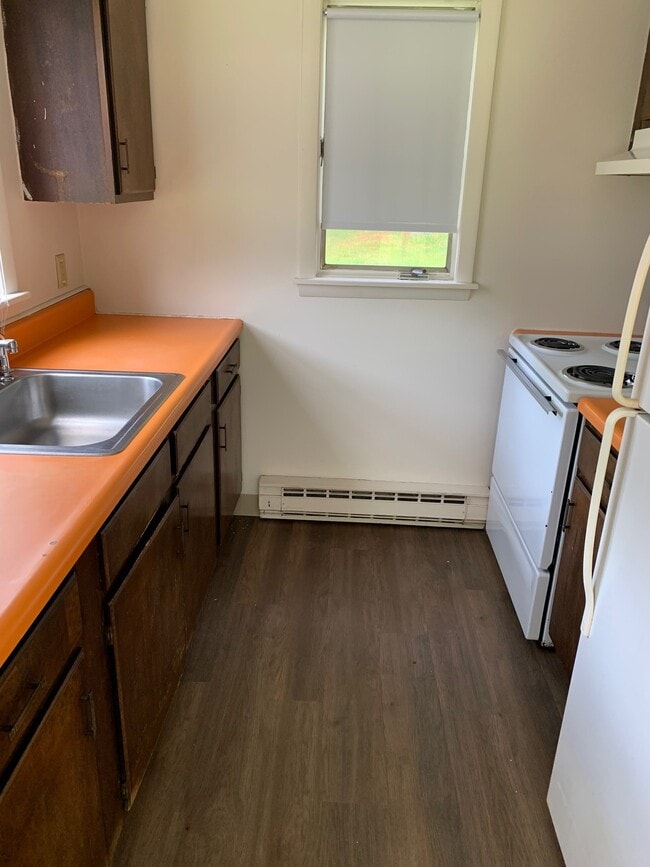 Photo - 930 W Main St Unit 4