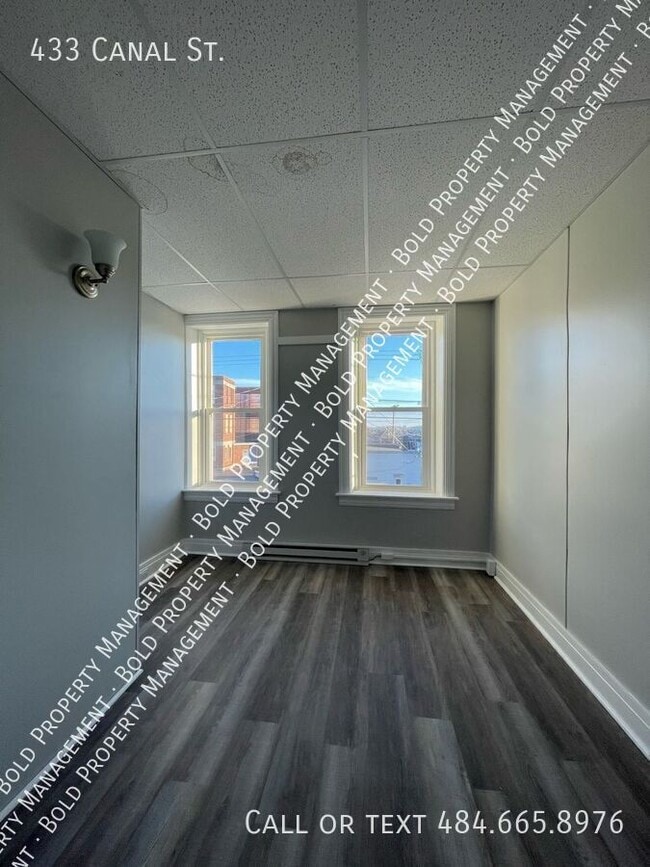 Photo - 433 Canal St