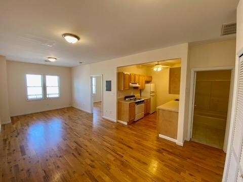Photo - 391 Broadway Unidad 3R Rental