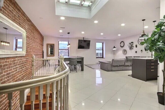 Photo - 4107 R. Saint-Denis Unit ID1061563P