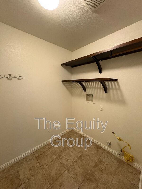 429 N Amador St