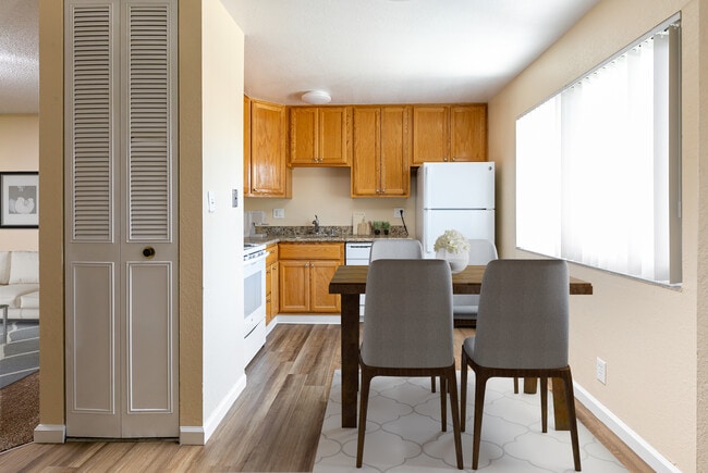 Dry Creek Apartments