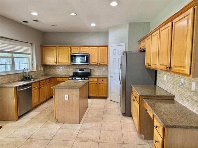 Photo - 230 Albrighton Ct