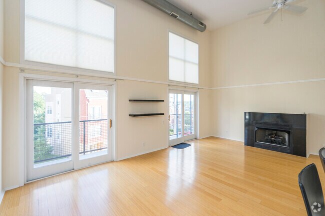 Building Photo - 182 Gay St Rental