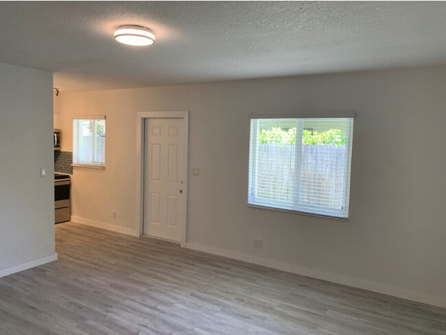 Photo - 228 SW 8th St