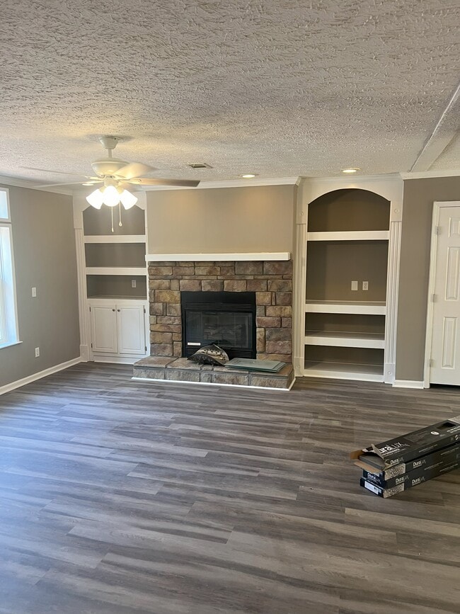 Photo - 489 Windwood Dr