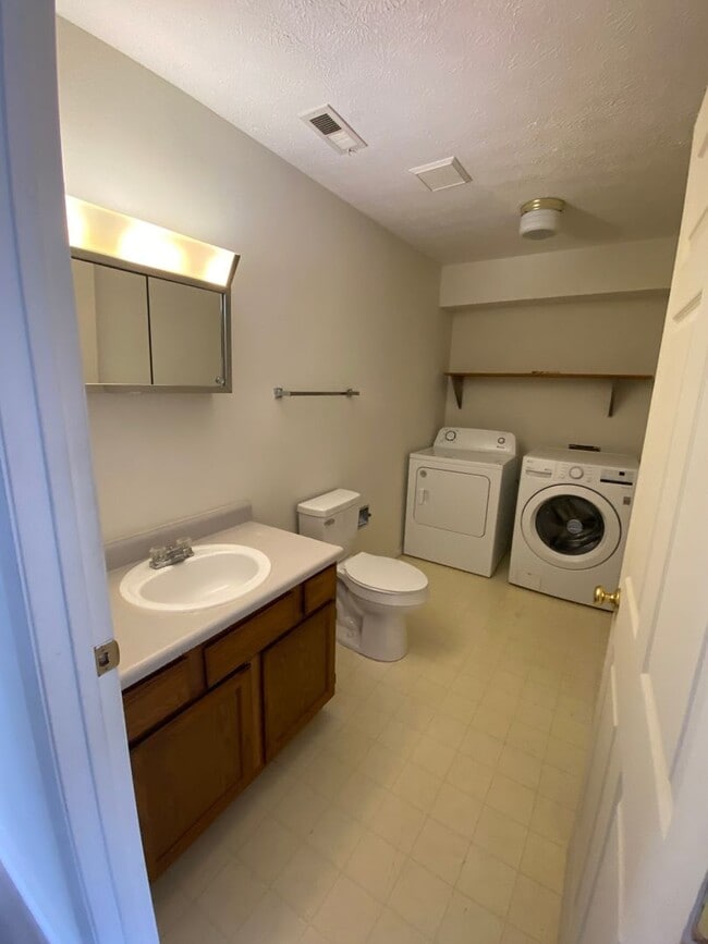 Photo - Northside Bloomington 3BR/2.5BA Townhome