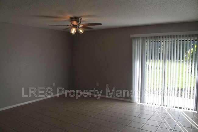 Photo - 139 Scottsdale Square