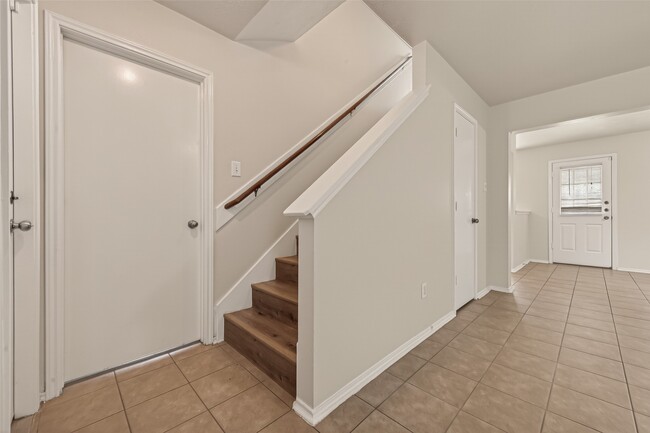 Photo - 1838 Strongs Ct