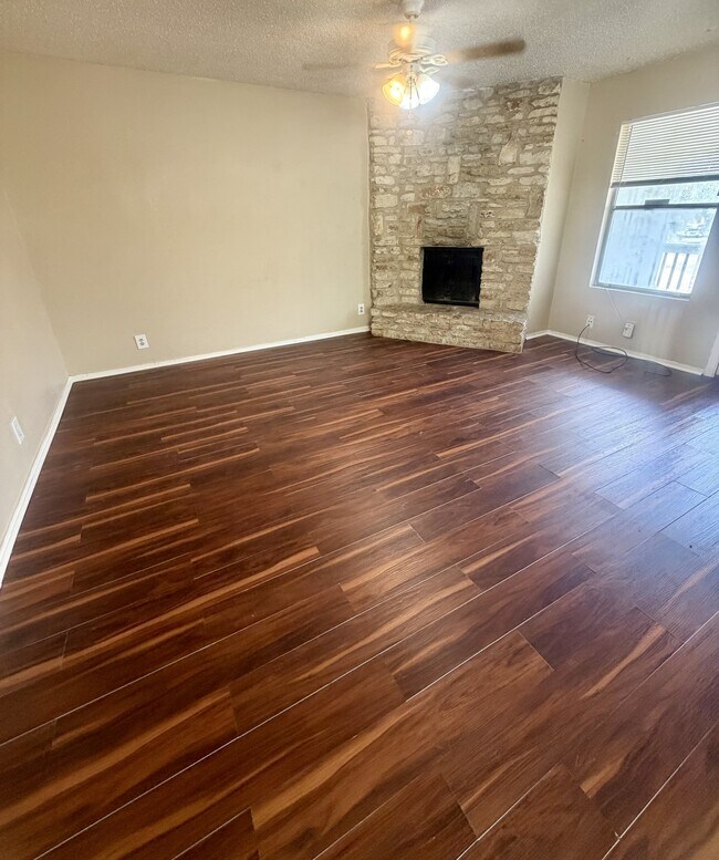 2201 Leah Cove Unidad C