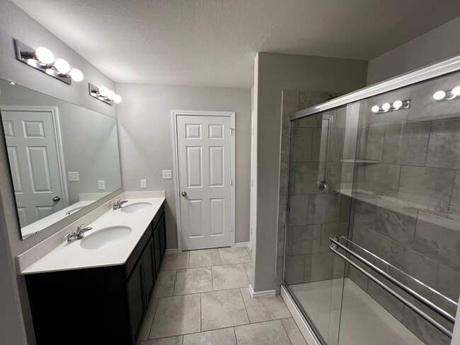 Photo - Elegant home in Davis Ranch- 4 Bedroom/ 3 Bathroom