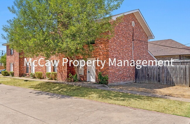 Building Photo - 210 Rolston Rd