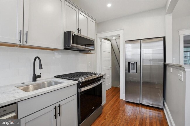 Photo - 220 N Orange St