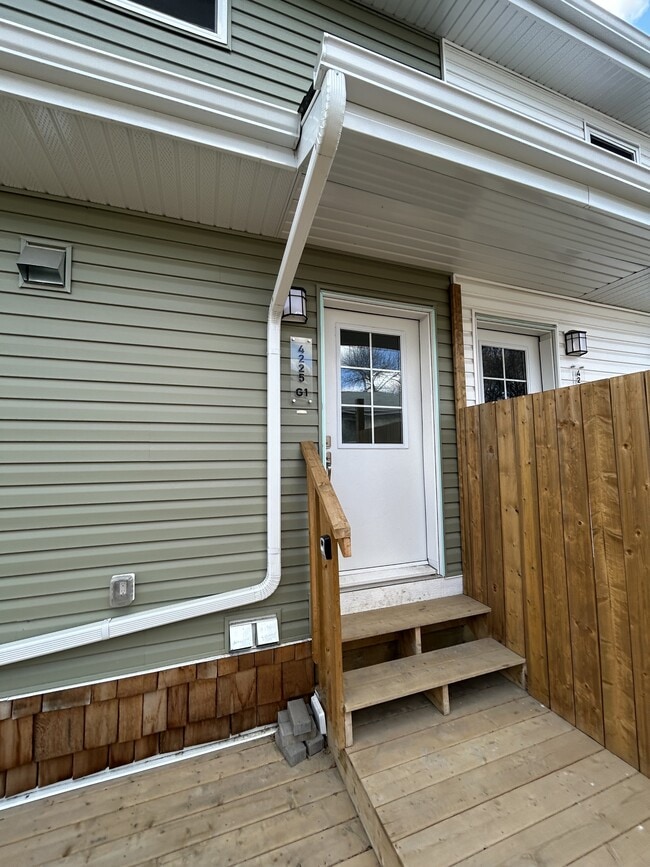 Photo - 4225-4117 117 Ave NW Unité Upper G1
