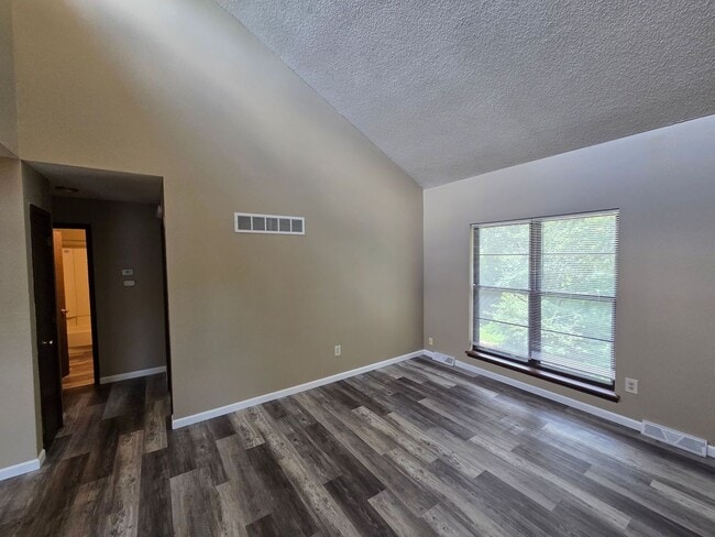 Photo - Gorgeous 2 Bedroom, 1.5 Bath in Independence!