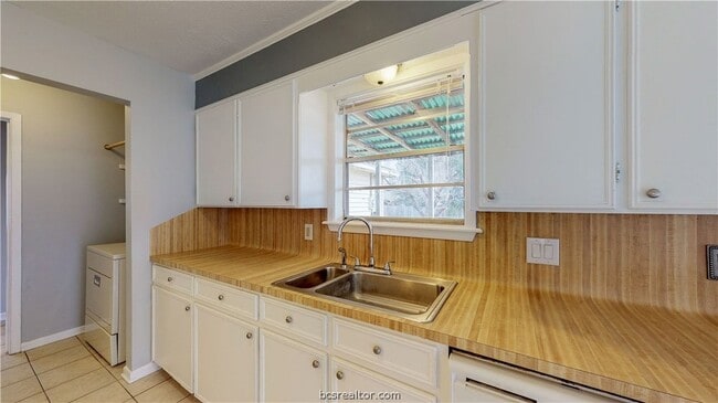 Photo - 1107 Braeswood Dr