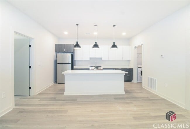 Photo - 240 Martha Dr