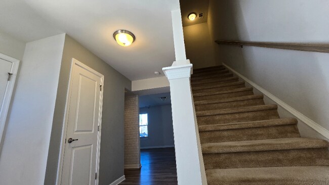 Photo - 2539 Grove Park Way