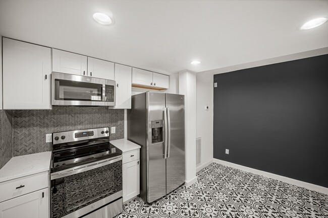 Building Photo - 2602 Washington Ave Unit A1
