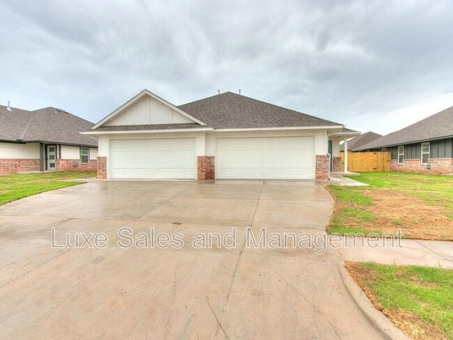 Photo - 8011 NW 105th Terrace House