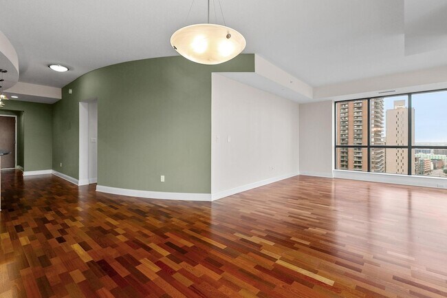 100 3rd Ave S