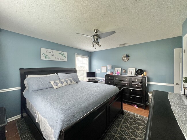 Photo - 522 Foxfield Ct