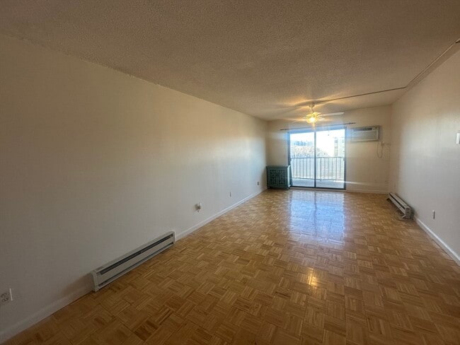 Photo - 2353 Massachusetts Ave Unidad 37