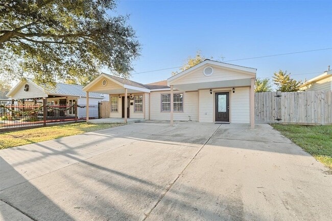 Photo - 8169 Garland St