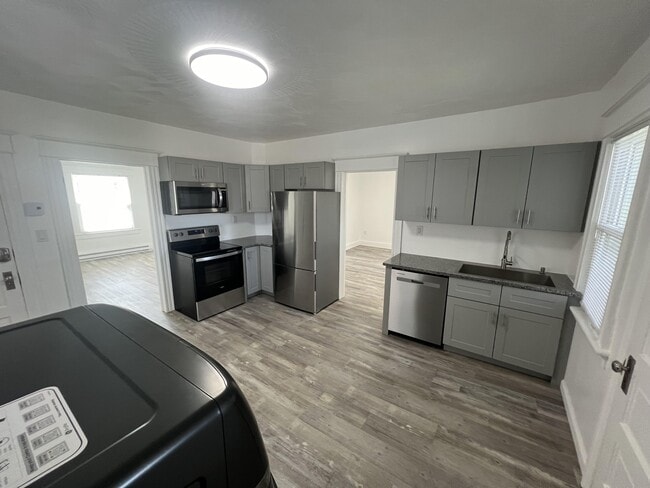 Building Photo - 1627 Ash St Unit 1