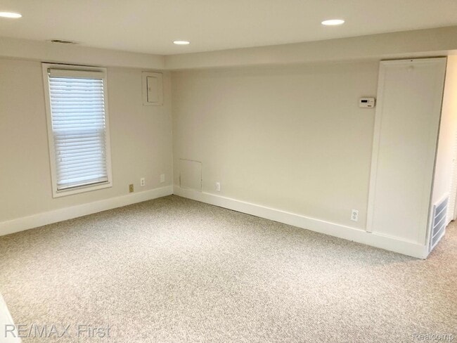 Photo - 611 Fairgrove Ave