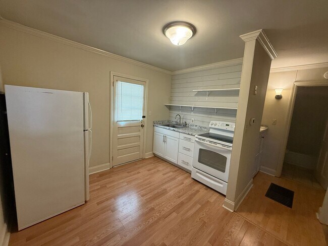 Photo - Cozy One Bedroom Triplex in Dilworth!