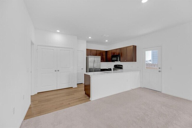 Photo - 2812 Dezmond Diamond Ct