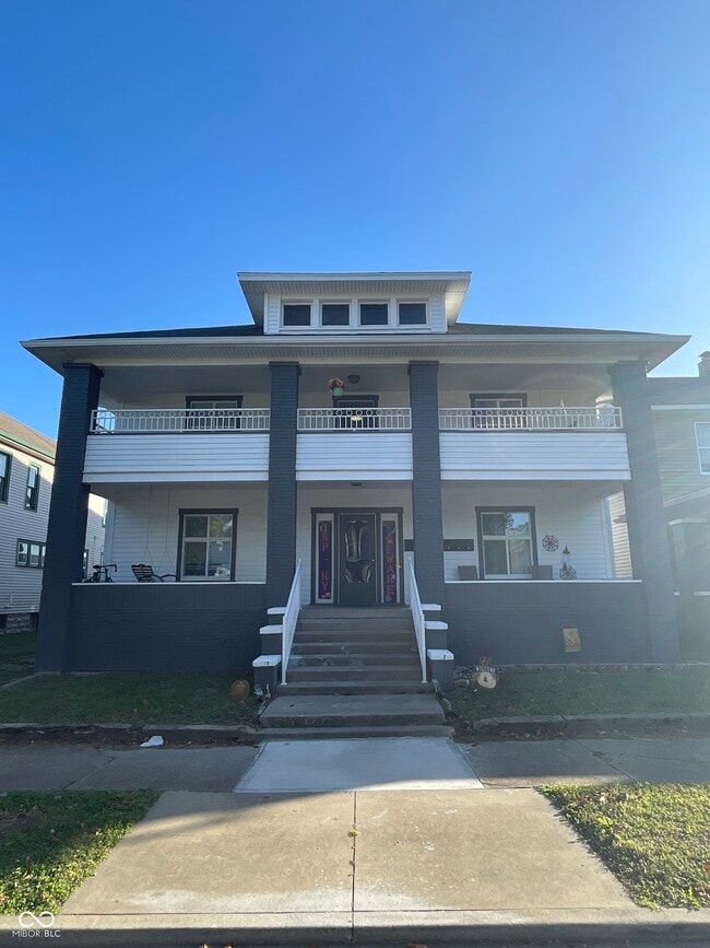 Building Photo - 129 W Hendricks St Unit 2