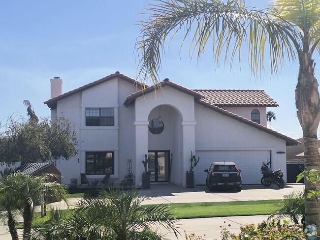 Building Photo - POOL HOME IN SHEFFIELD ESTATES!