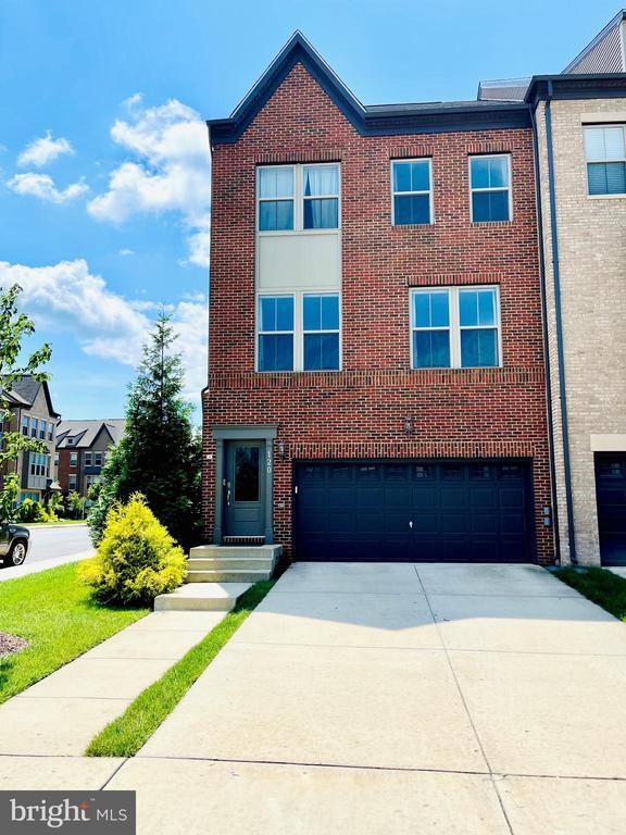 Photo - 120 Capital Ct Townhome