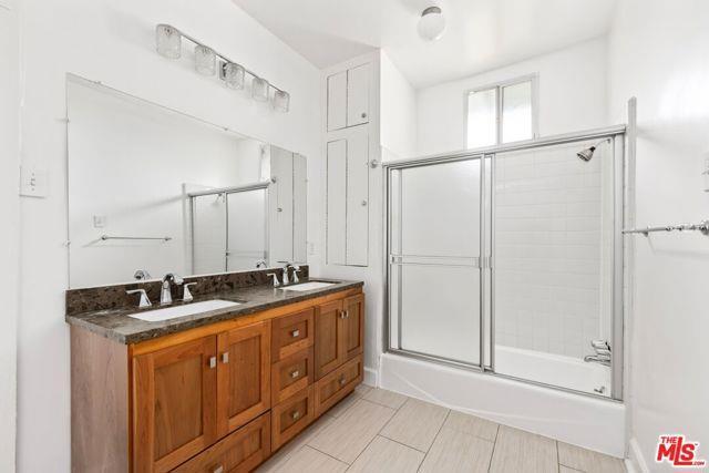 Building Photo - 1151 N Genesee Ave Rental