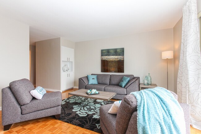 Photo - Les Tours Lakeshore