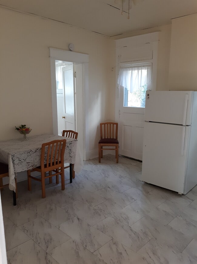 Eat in Kitchen