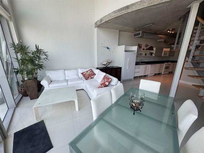 Photo - 690 SW 1st Ct Unidad 2301