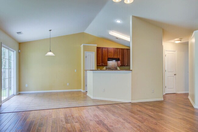Photo - 9612 Oldbury Rd