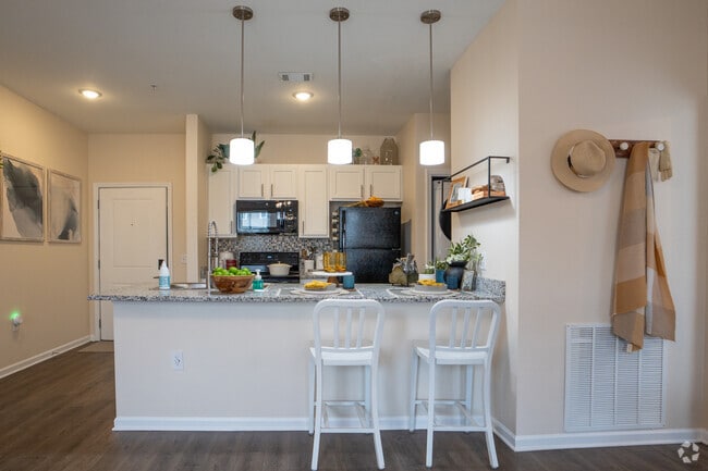 2BR, 2BA – 911SF Dining Area