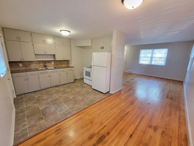 Photo - SPACIOUS TWO BEDROOM ONE BATH DUPLEX!! GREAT AMENITIES, LOCATION, AND PRICE!