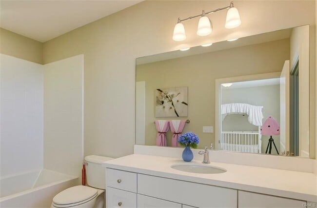 Building Photo - 254 Kempton