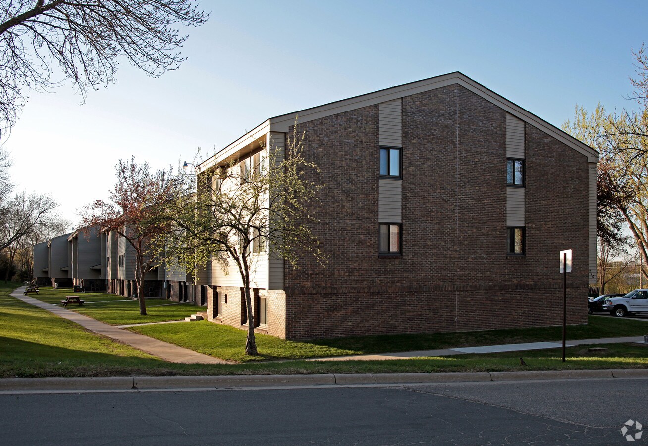 Valley View Apartments - Valley View Apartments