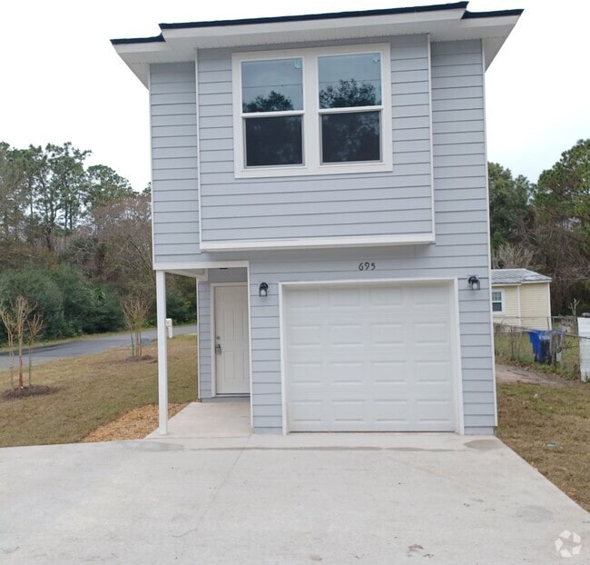 Building Photo - Large 3.BR 2.5 BA in St Augustine Rental